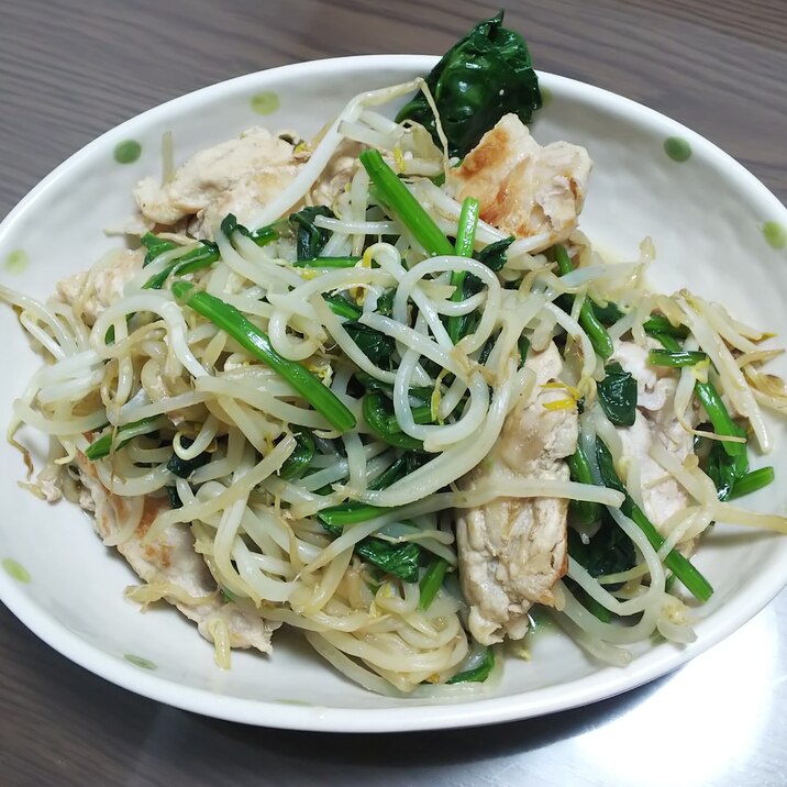 もやしとほうれん草の肉野菜炒め